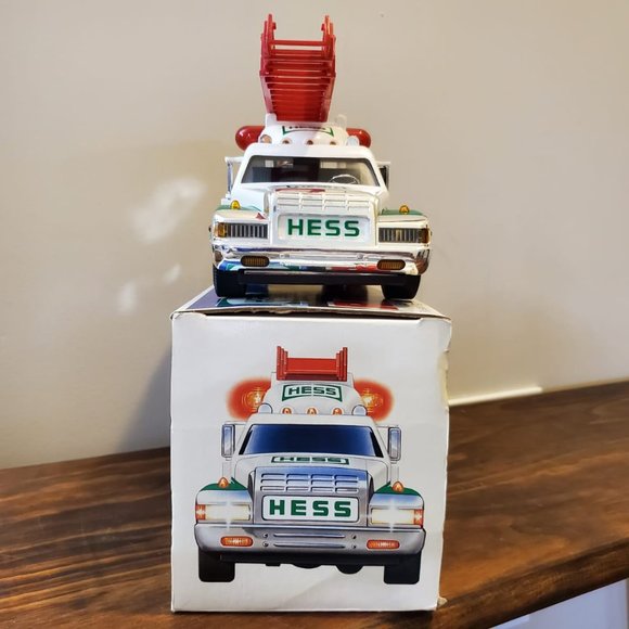 Hess 1994 Rescue Truck. HP๐๐๐ - Picture 4 of 7
